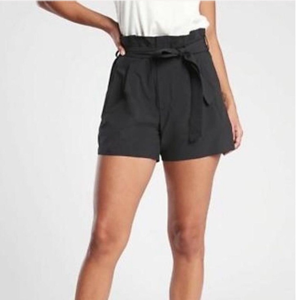 Athleta Skyline II High Rise Paperbag Waist Shorts Black Sz 12 Athleisure Casual